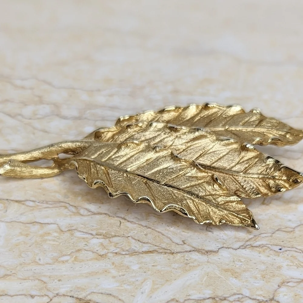 Vintage Coro 3 Leaf Textured Gold Tone Signed Brooch Pin